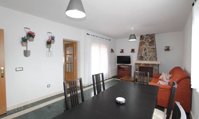 Sesena Ski Chalet | Casa Faisanes. TuCasaTemporal