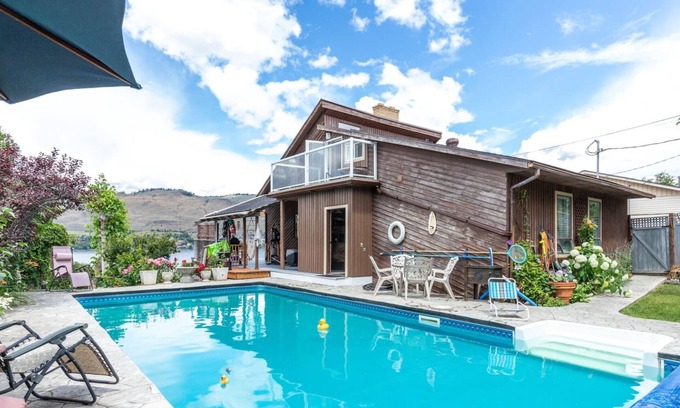 Vernon Ski Chalet | Casa Familia has stunning lake views, with heated pool+ hot tub minutes to beach