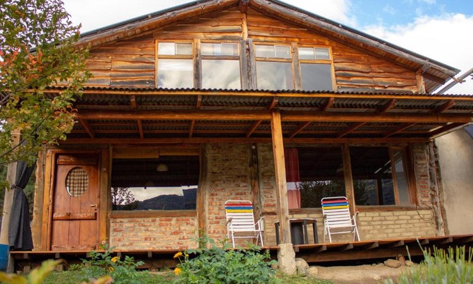 El Hoyo House | Casa Familiar Compartida