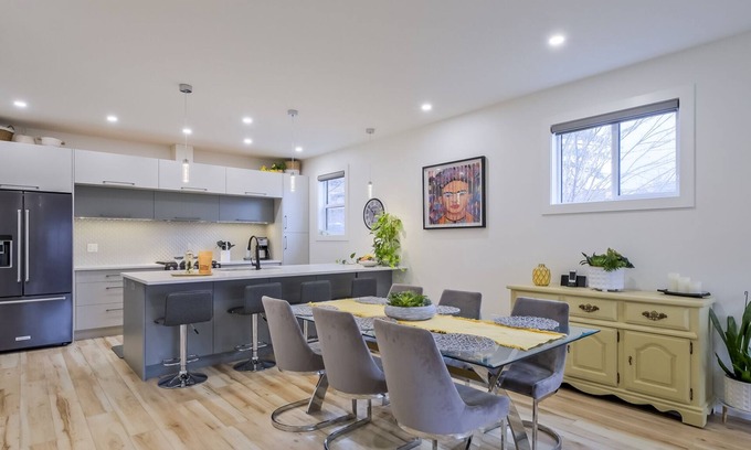 Okanagan-Similkameen House | Casa Feliz - Across from the beach w/Hot Tub