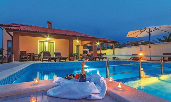 Filipana Villa | Casa Filipana for 8 people near Pula with sport activities and kids playground
