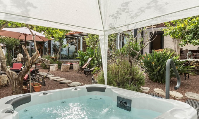 Arucas Villa | "Casa Finca Doñana" with Mountain View, Private Garden, Jacuzzi & WiFi