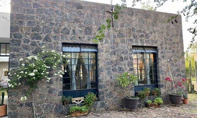 Mixquiahuala House | Casa Flora