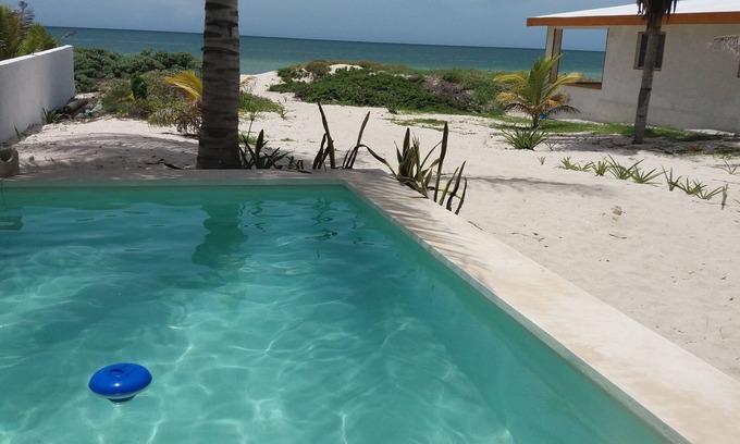 Chelem House | CASA FRENTE AL MAR, BONITAS VISTAS A LA PLAYA