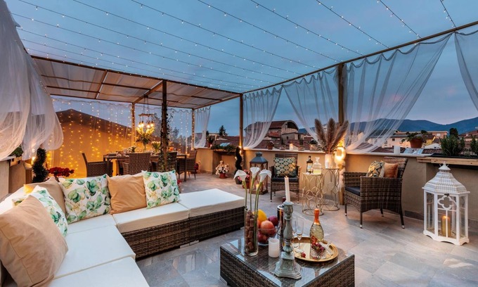 Lucca Historical Center Apartment | Casa Gina Urban Retreat