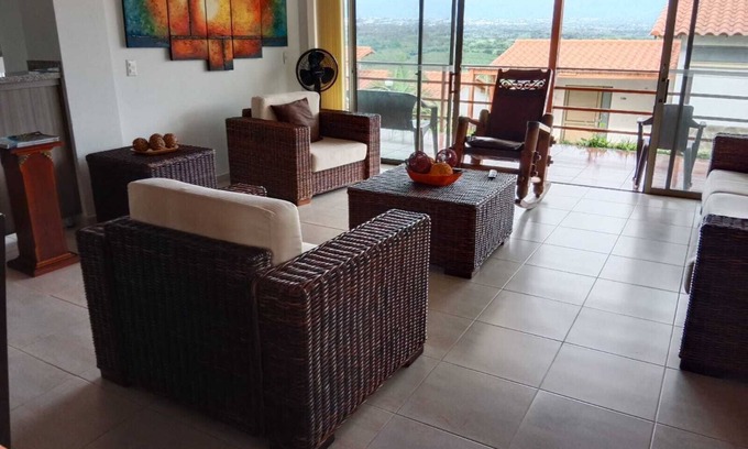 Pueblo Tapao House | Casa Grande en Condominio Campestre Cerca al Parque del Cafe