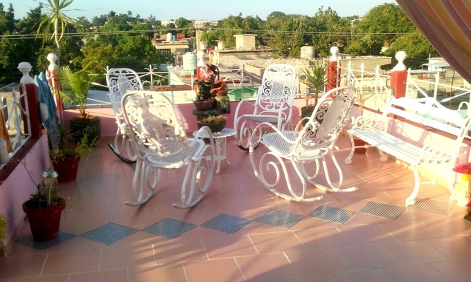 Cienfuegos House | Casa Henry y Lalita