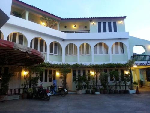 Phitsanulok House | Casa Holiday Hotel SHA