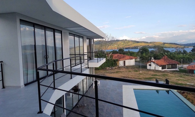 Calima House | CASA ILAMA HOSPEDAJE BOUTIQUE un espaciocon el confort de un hotel.