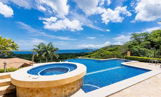 Santa Elena House | Casa Ilan Ilan. Perfect Large, Spacious ocean view home for family gatherings.