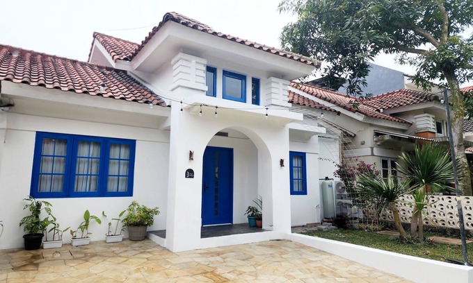Padalarang House | Casa Indigo 3-bedroom house in Kota Baru Parahyangan, Bandung with Swimming Pool