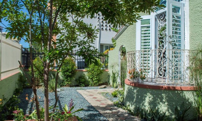 Parque Bed & Breakfast | Casa Isabel Bed & Breakfast