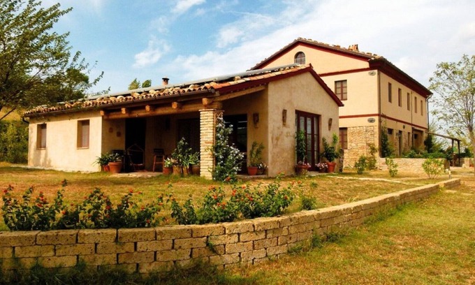 Montecarotto House | Casa- Montale, 5/5 House Capana, typical country house, gr. Pool, secluded location, panoramic views