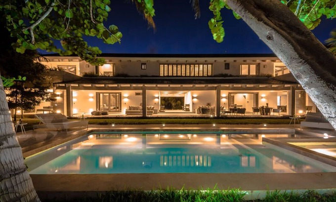 Zona Hotelera House | Casa Ixchel Luxurious Oceanfront Regal Estate in the Caribbean Sea