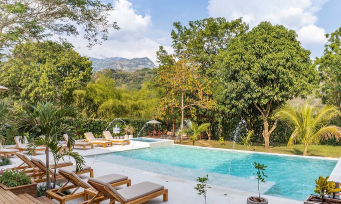 Quebrada Guadalejo Hotel | Casa Jacaranda Hotel Boutique by HMC - Cauca Viejo - Mayores de 14 años