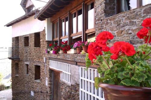 Rialp House | CASA JAN, Casa Rural en Beraní