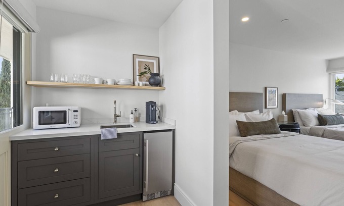 Laguna Apartment | Casa Jardin Unit 12-Boutique Suite in Downtown Santa Barbara