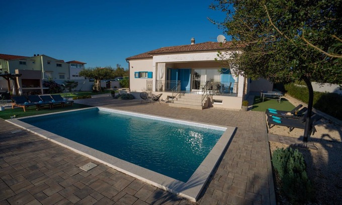 Tinj Villa | Casa Kamber with pool