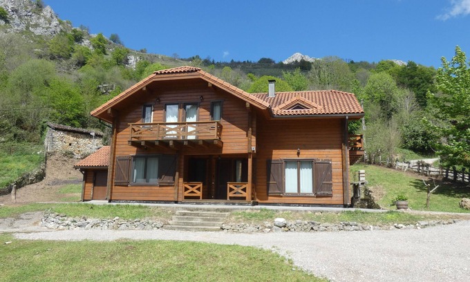 Laviana Cottage | Casa la Fomermeya - Ideal for family reunions and large groups.