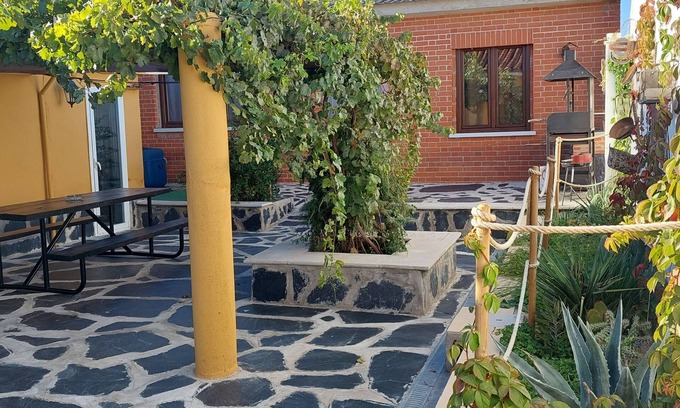 Camarenilla Cottage | Casa Labradores Camarenilla with Pool, SPA, Barbecue, Games Room