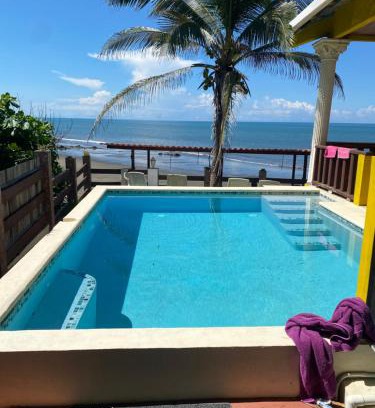 Las Tablas Hotel | Casa Lassini, Oceanfront Lodging, Playa Las Comadres