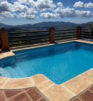Alozaina Villa | Casa Liebre stylish comfort and tranquility with spectacular views