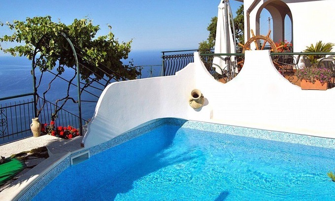 San Michele House | Casa Lolita B: A cozy apartment located on a hillside, facing the sea, with Free WI-FI.