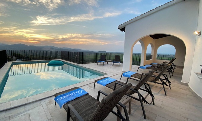 Monte Pego Villa | Casa Loo, a haven of peace 10 minutes from the beach. Ideal for families.