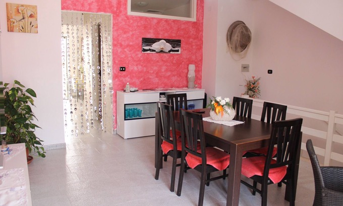 Marina di Novaglie Apartment | "CASA LORY" Lovely APARTMENT 500 meters from the sea. RELAXATION IN TWO WORDS