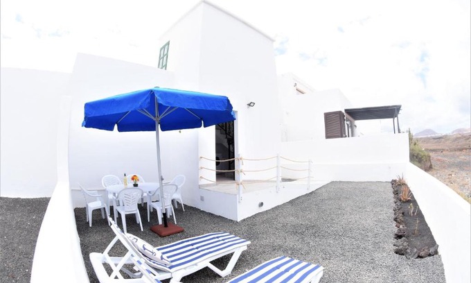 La Santa House | Casa Los Lajares