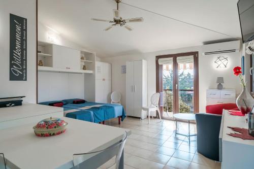 Lugana Apartment | Casa Lugana 15 - Monolocale con piscina fronte lago