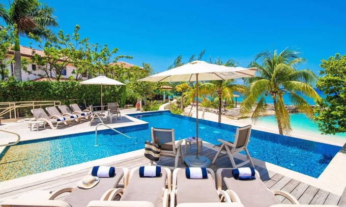 George Town House | Casa Luna 4 by Grand Cayman Villas & Condos