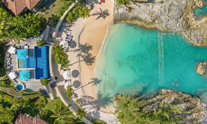 George Town Villa | Casa Luna 4Bed 5Bath, Beach, Pool, & More for 10+2