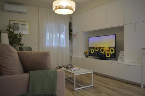 Pio XII Apartment | Casa Macarena Sunflower