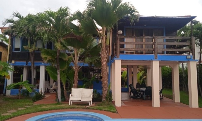 Pochomil House | Casa Madera del playa