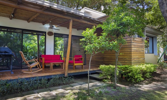 Playa Colorado House | Casa Madroño - Eco Casita 1-1