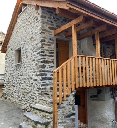 Roveredo Ski Chalet | Casa Majagatt Holiday Home