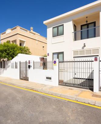 La Jaca House | Casa Malo Garden and sea view townhouse