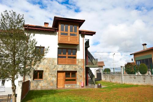 Valdesoto Apartment | Casa Mamina