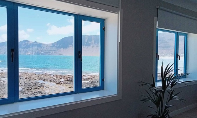 Caleta de Famara House | CASA MANRIQUE