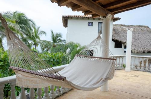 Troncones Bed & Breakfast | Casa Manzanillo - Bridge Room - Ocean View Room at Exceptional Beach Front Location