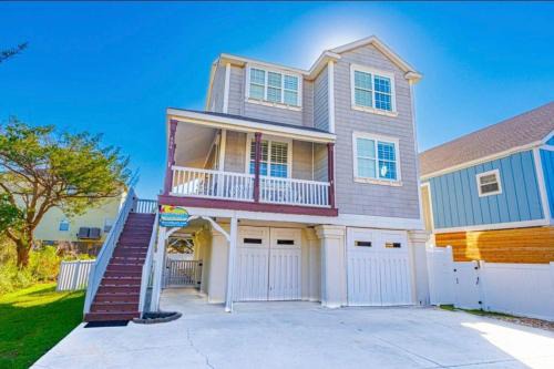 Cherry Grove Beach House | Casa Mare' Marsh Front 4BR/3B Private Home l Putting Green