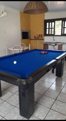 Balneario Arroio do Silva House | Casa Marron com vista para o mar, com mesa de Sinuca - 2 Km Centro