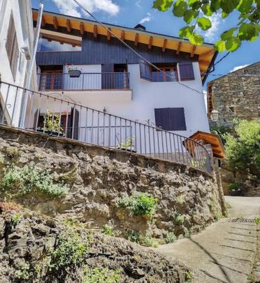 La Torre de Cabdella Ski Chalet | Casa Martí, alojamiento rural con encanto