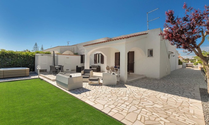 Villanova House | Casa Martina by BarbarHouse