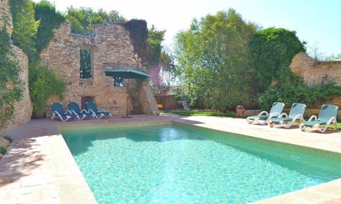 Nulles House | Casa Mas del Pi - Charming Catalan holiday home near the Costa Daurada-coast