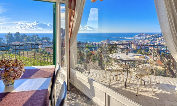 Imperia Apartment | Casa Matilde - Panoramic apartment for 4 people in Imperia, terrace and sea-view
