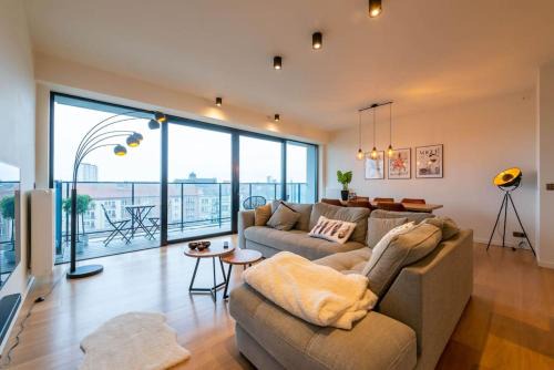 Stationsbuurt Noord Apartment | Casa Matti Modern Apartment with Canal View and Terrace