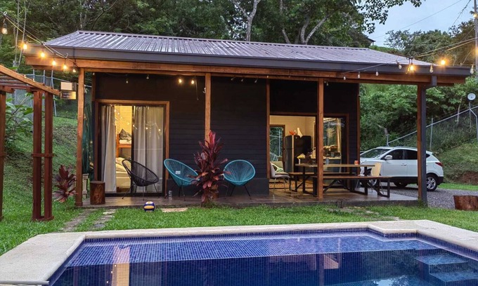 San Pablo de Turrubares Cottage | Casa Mercedes con piscina privada