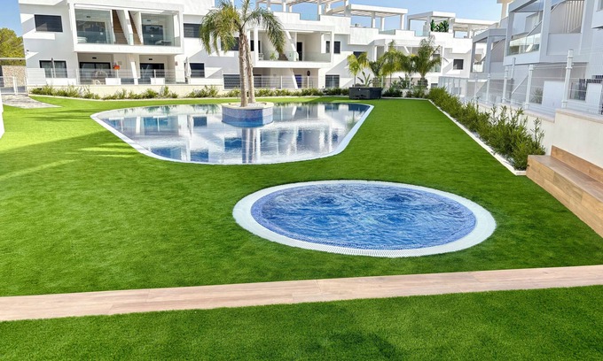 Los Balcones Apartment | Casa Mia Torrevieja | Modern Ground Floor Apartment with 2 Pools & Jacuzzi